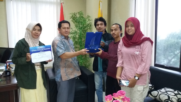 [:id]Rektor temui Mahasiswa Pemenang Festival Film Pendek ( KALASE )[:]