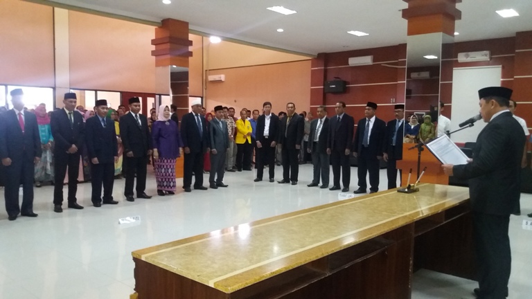 [:id]Rektor Melantik Wakil Rektor, Dekan, Direktur Pascasarjana, Ketua LP3M Periode 2018 s/d 2022 [:]