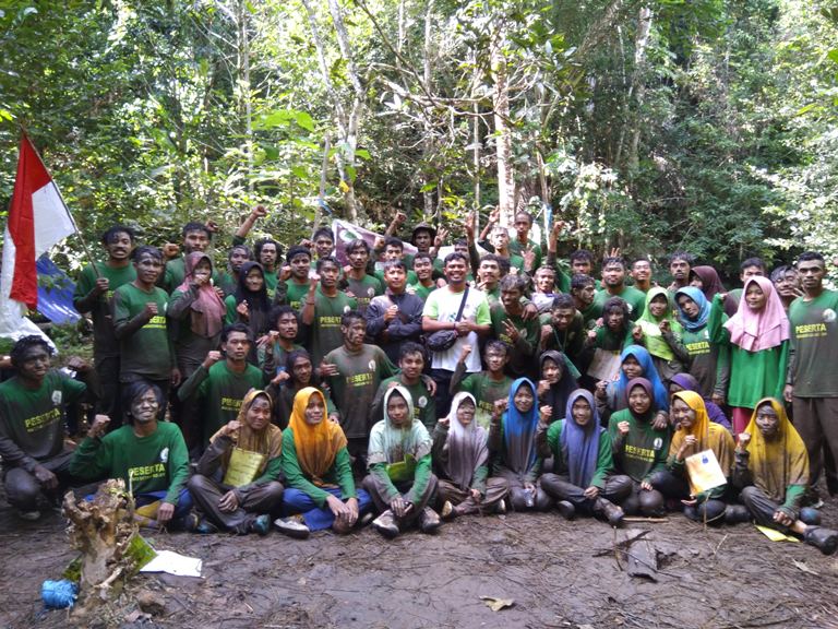 [:id]Kegiatan Perkemahan Kerja dan Malam Rimbawan (PKMR) Ke- III Mahasiswa Kehutanan Unkhair [:]
