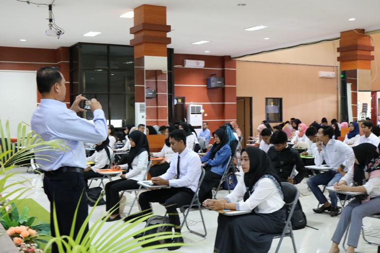 Alumni Unkhair Ikut Seleksi Calon Pimpinan Bank Mandiri