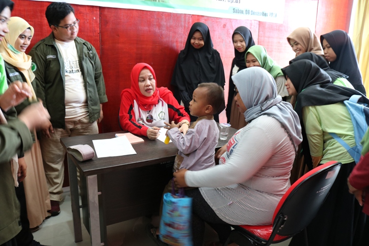 Fakultas Kedokteran Unkhair Gelar Sunatan Masal dan Pemeriksaan Kesehatan Gratis