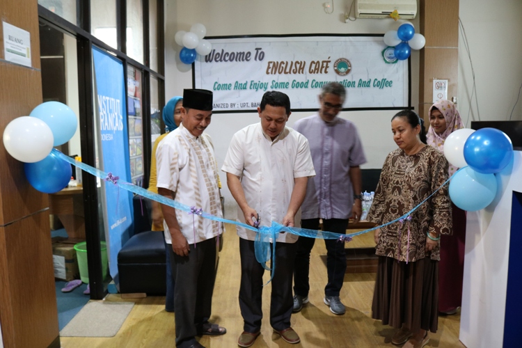 Rektor Resmi English Cafe Unkhair