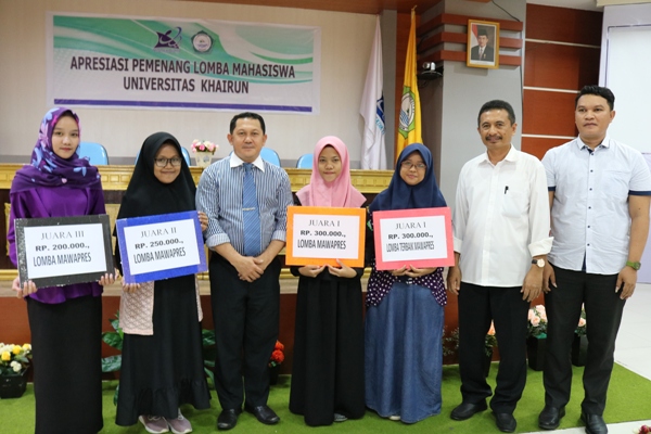 Rektor Beri Bonus Kepada Para Juara Pekan Olahraga Mahasiswa 2018