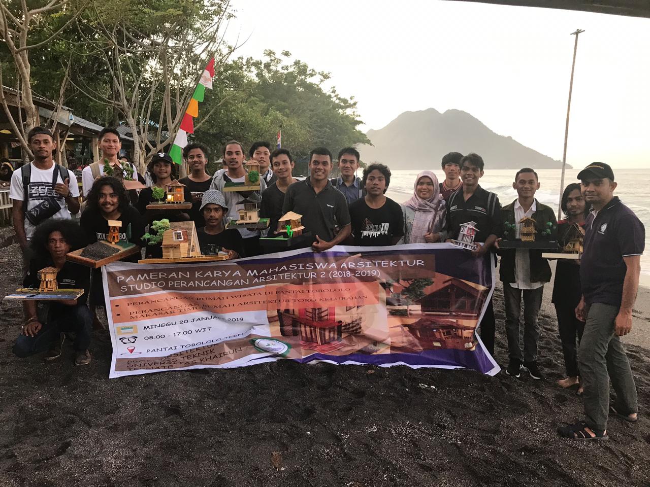 Prodi Arsitektur Gelar Karya Mahasiswa di Pantai Tobololo Ternate