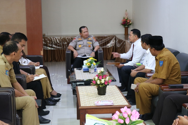 Matangkan Persiapan KKN Kebangsaan Ternate – Tidore Tim Unkhair Kunjungi Polda Malut