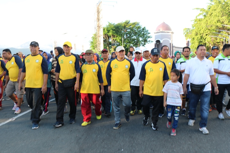 Peringati Dies Natalis Ke 55, Unkhair Gelar Jalan Sehat dan Bazar Amal Untuk Korban Gempa Halsel