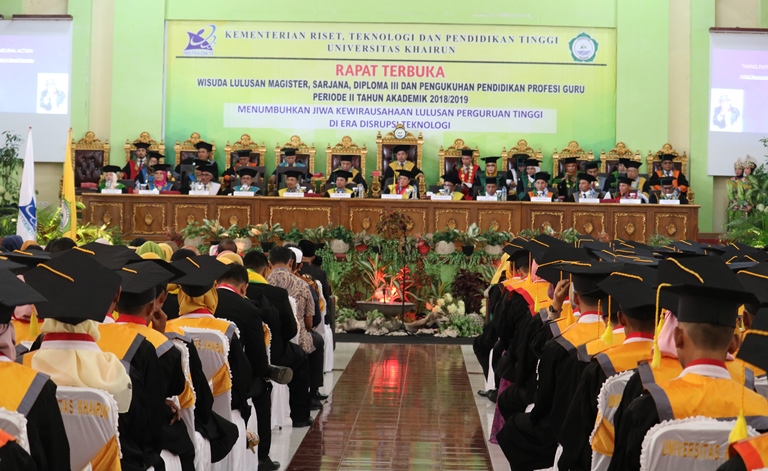 Foto wisuda periode II September 2019 sudah dapat diunduh