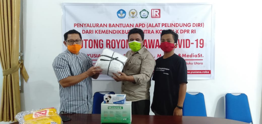 Irine Yusiana Roba Putri Salurkan Bantuan Ratusan APD Untuk Rumah Sakit Chasan Boesoirie