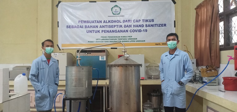Tim Peneliti Unkhair Bikin Hand Sanitizer Dari Bahan Baku Captikus Hasil Sitaan Polda Malut