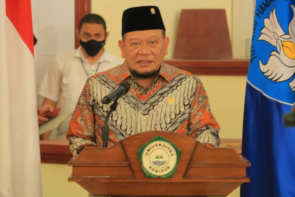 Hadirkan Ketua DPD RI La Nyalla Mattaliti, Wisuda Unkhair Dengan Protokol Kesehatan Ketat