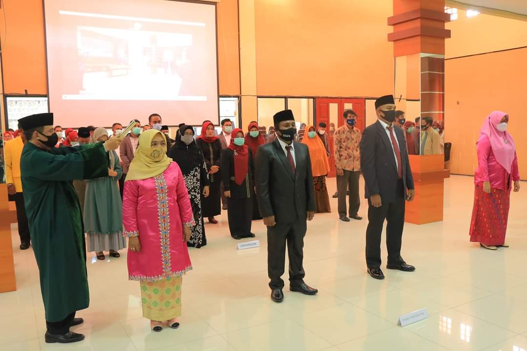 Rektor Lantik 2 Pejabat Tinggi Pratama dan 2 Wakil Dekan Bidang Umum dan Keuangan