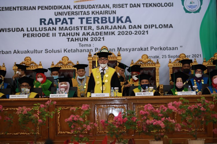 Dr.M.Ridha Ajam,M.Hum Tampil Perdana Sebagai Rektor di Acara Wisuda