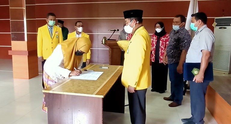 Rektor Lantik Wakil Dekan Bidang Kemahasiswaan dan Alumni Fakultas Ilmu Budaya