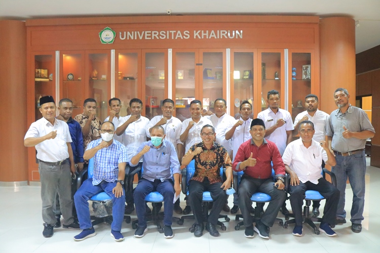 Rektor Unkhair Terima Kunjungan Para Kepala Desa Kecamatan Oba Tengah