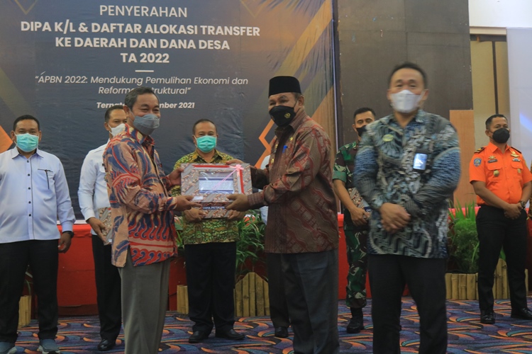 Rektor Unkhair Terima DIPA Tahun Anggaran 2022
