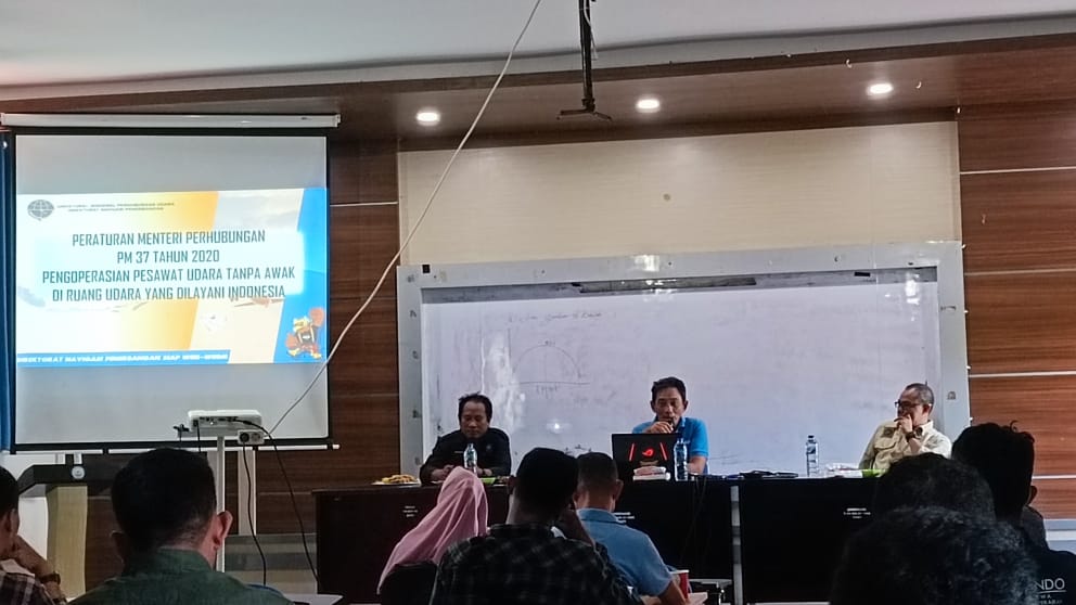 Sosialisasi Peraturan dan Teknis Penggunaan Drone Oleh APDI Regional Sulut di Fakultas Perikanan Unkhair