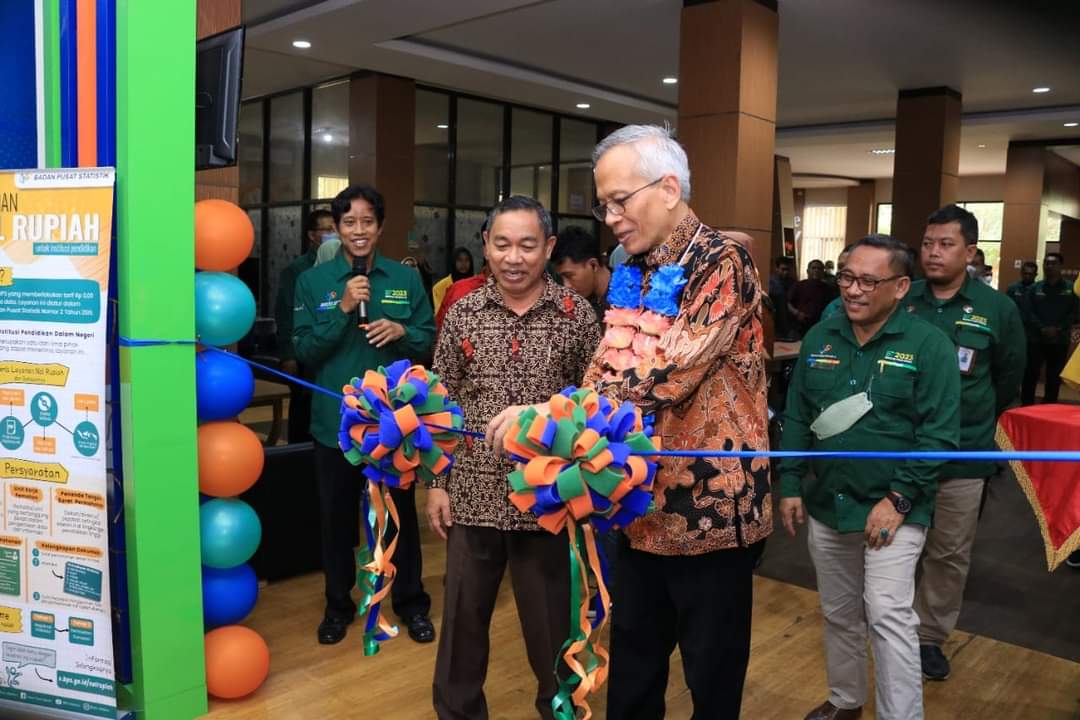 Deputi Bidang Statistik Distribusi & Jasa BPS RI Beri Kuliah Umum dan Resmikan Pojok Statistik di Unikhair