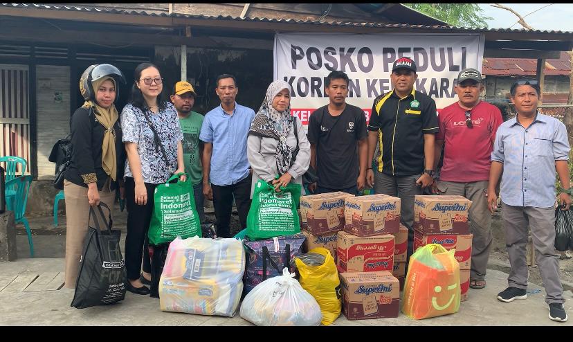 Peduli Korban Kebakaran,  Warek III Unkhair Berbagi di Lokasi Pengungsian
