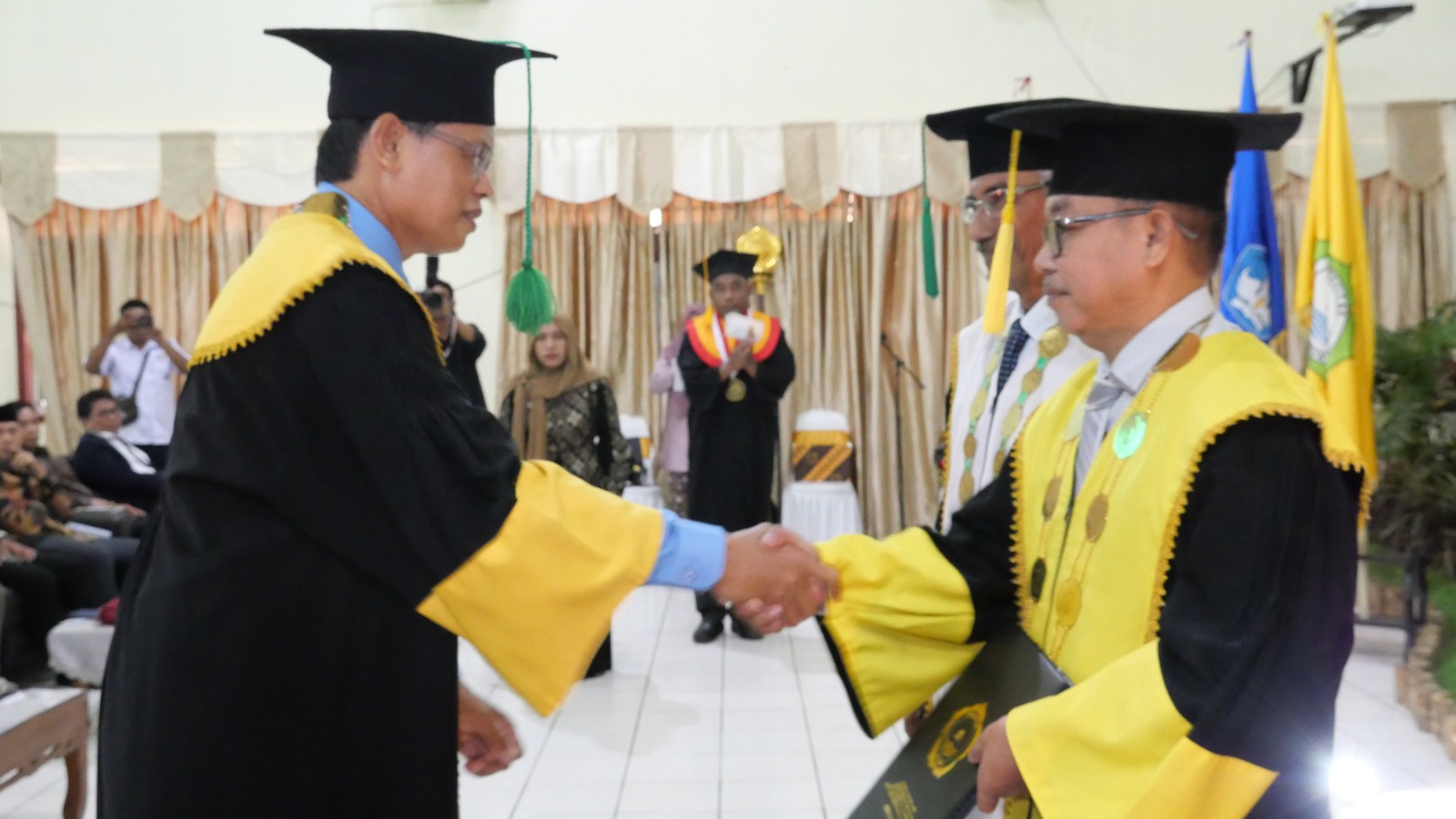Unkhair Wisuda 697 Lulusan, dan Pengukuhan Guru Besar