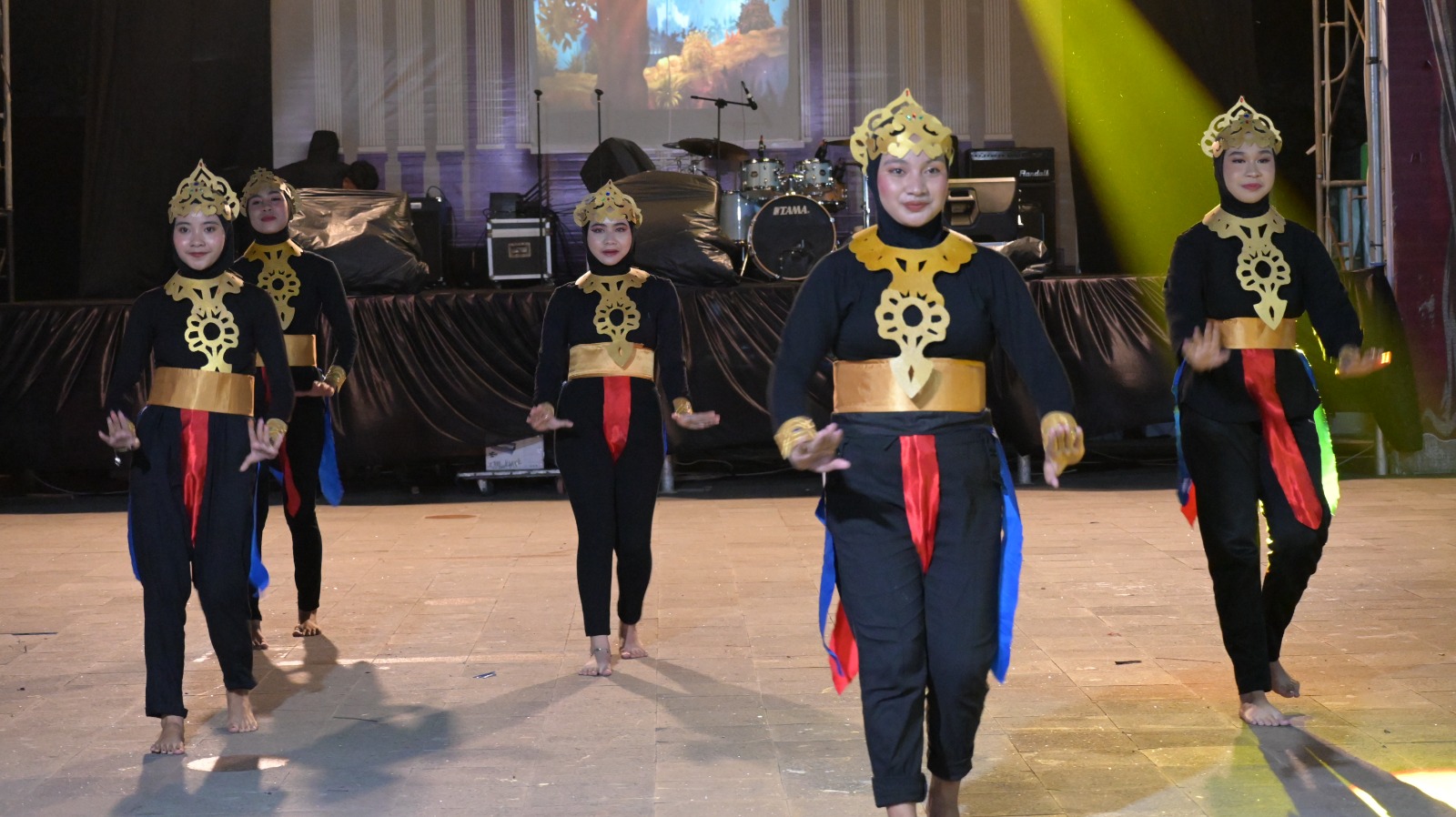 Wadahi Kreatifitas Mahasiswa, FH Unkhair Gelar Expo UKM di Benteng Oranje