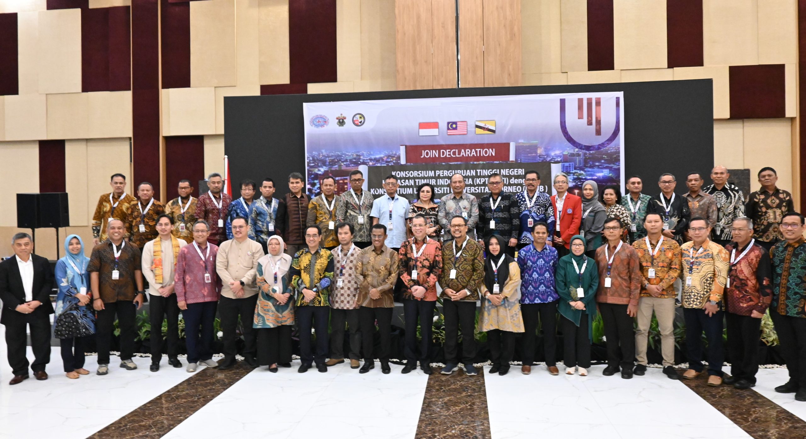 Rektor Unkhair Hadiri Konsorsium PTN Se-KTI dan Workshop LPPM di Makassar