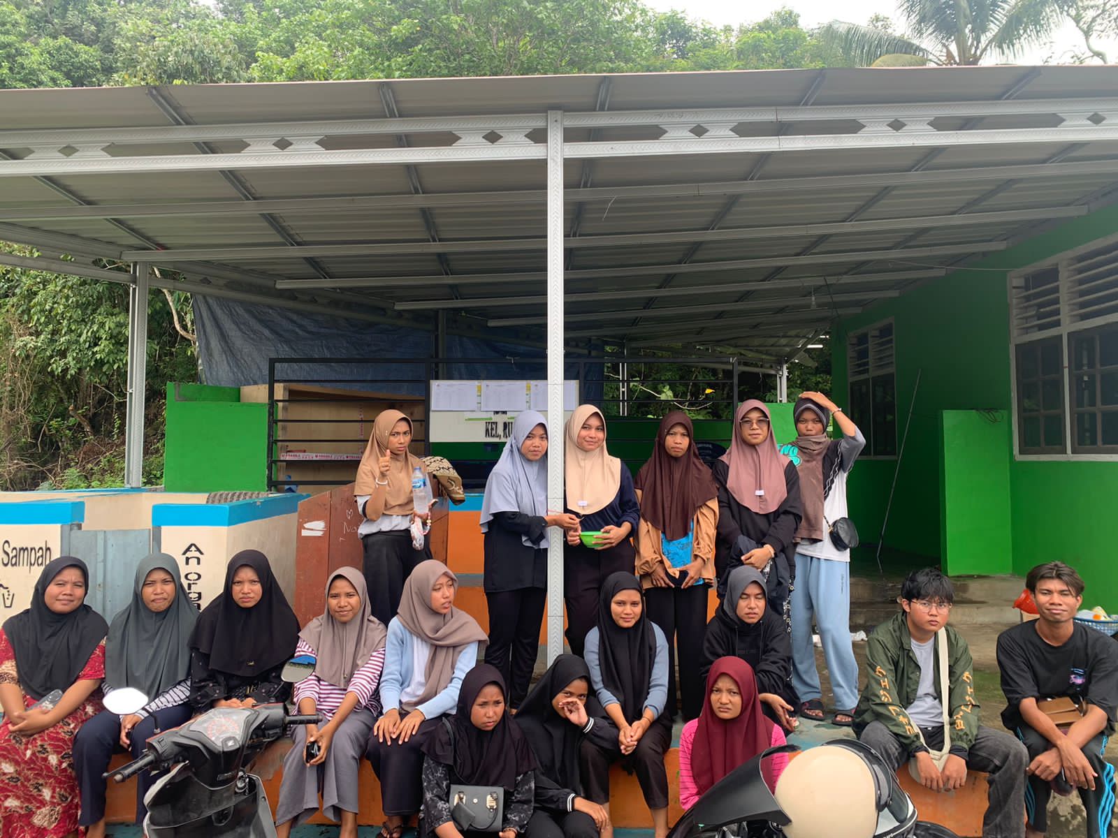 Mahassiwa Kubermas Unkhair Zona Ternate di Evakuasi Lewat Jalur Barat