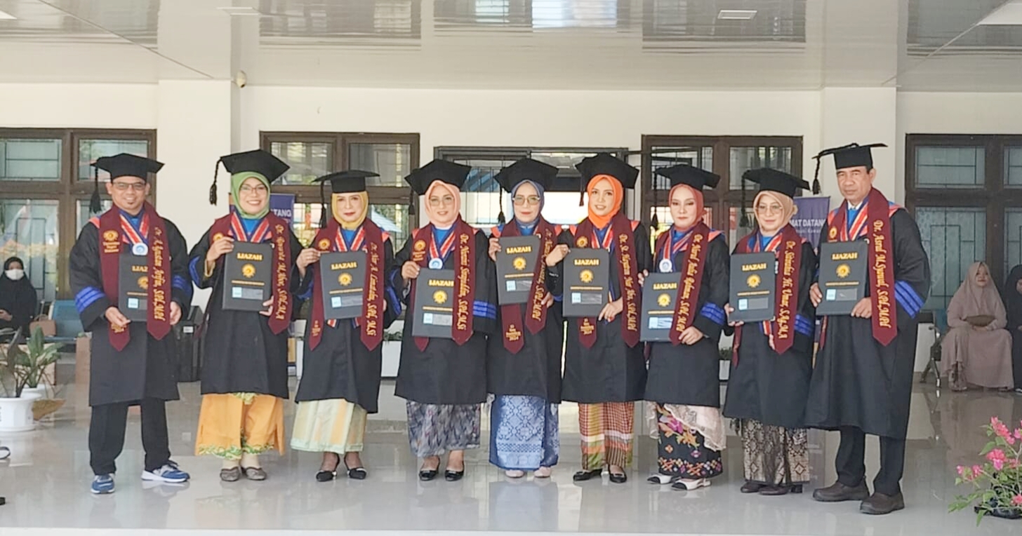 Tiga Dosen Unkhair Raih Wisudawan Terbaik Program Doktor di Universitas Negeri Makassar