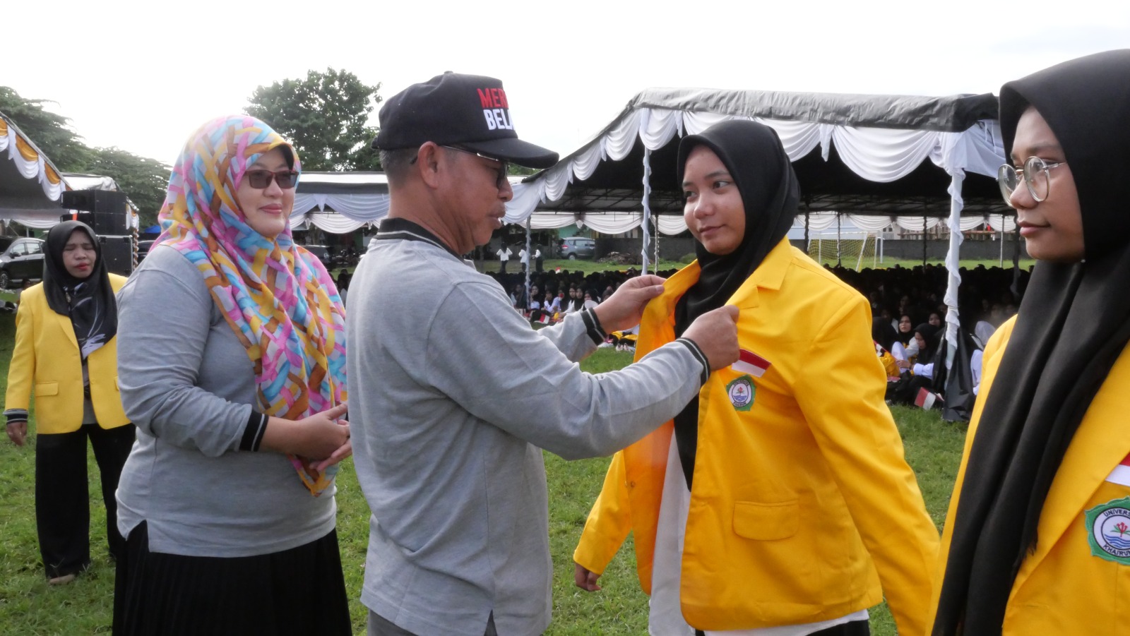 Rektor Sambut Hangat Mahasiswa di Hari Pertama Pelaksanaan PKKMB Unkhair