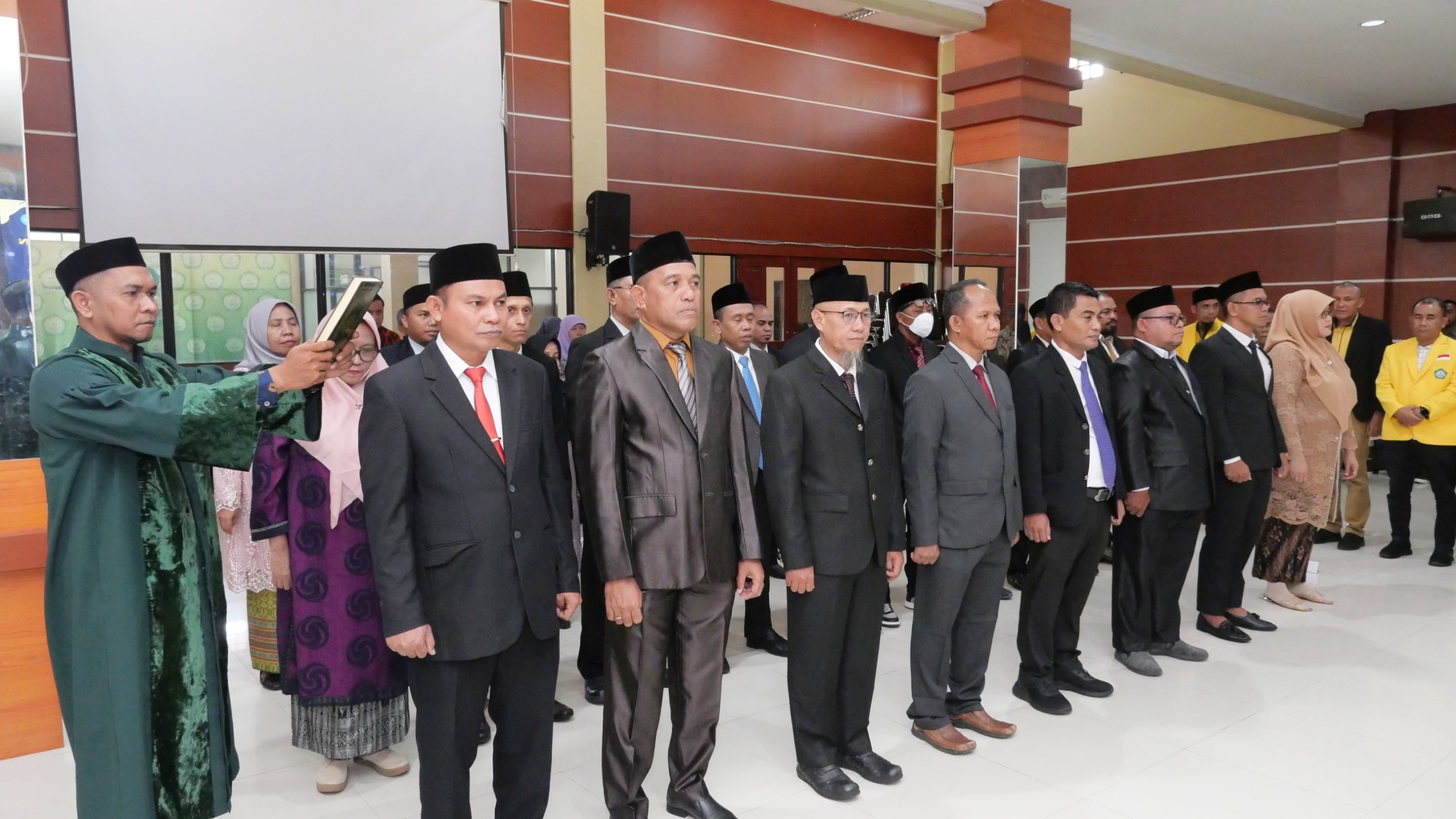 Rektor Unkhair Lantik 28 Pejabat Tinggi, Perkuat Etika dan Struktur Organisasi
