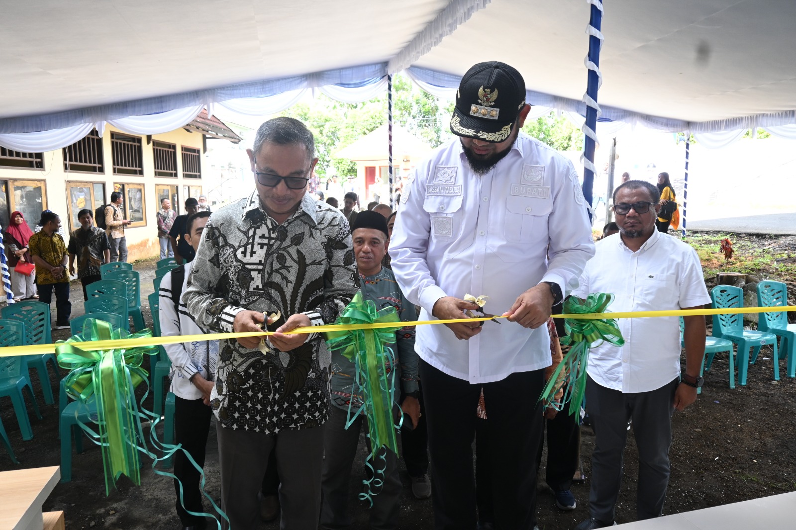 Bupati Hasan Ali Bassam Kasuba Resmikan Gedung Saruma di Unkhair