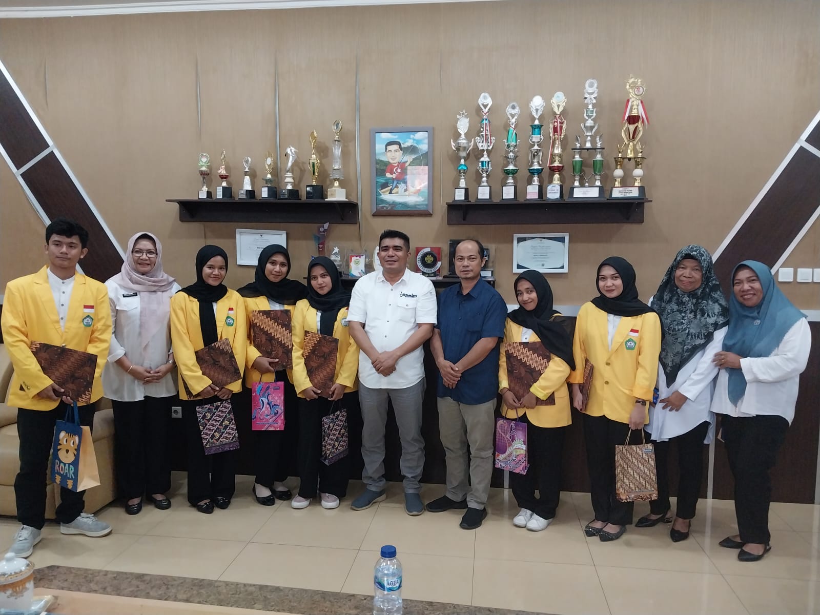 200 Mahasiswa MBKM FEB Unkhair, Resmi Di lepas Asisten I Setda Kota Ternate