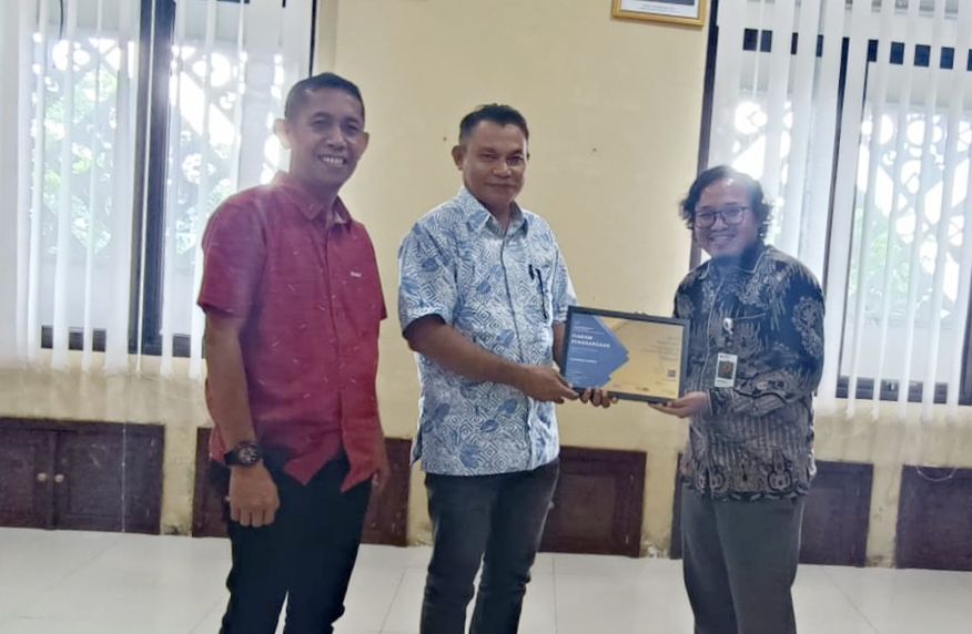 Unkhair Raih Dua Penghargaan Terbaik Sekaligus dari KPKNL Ternate