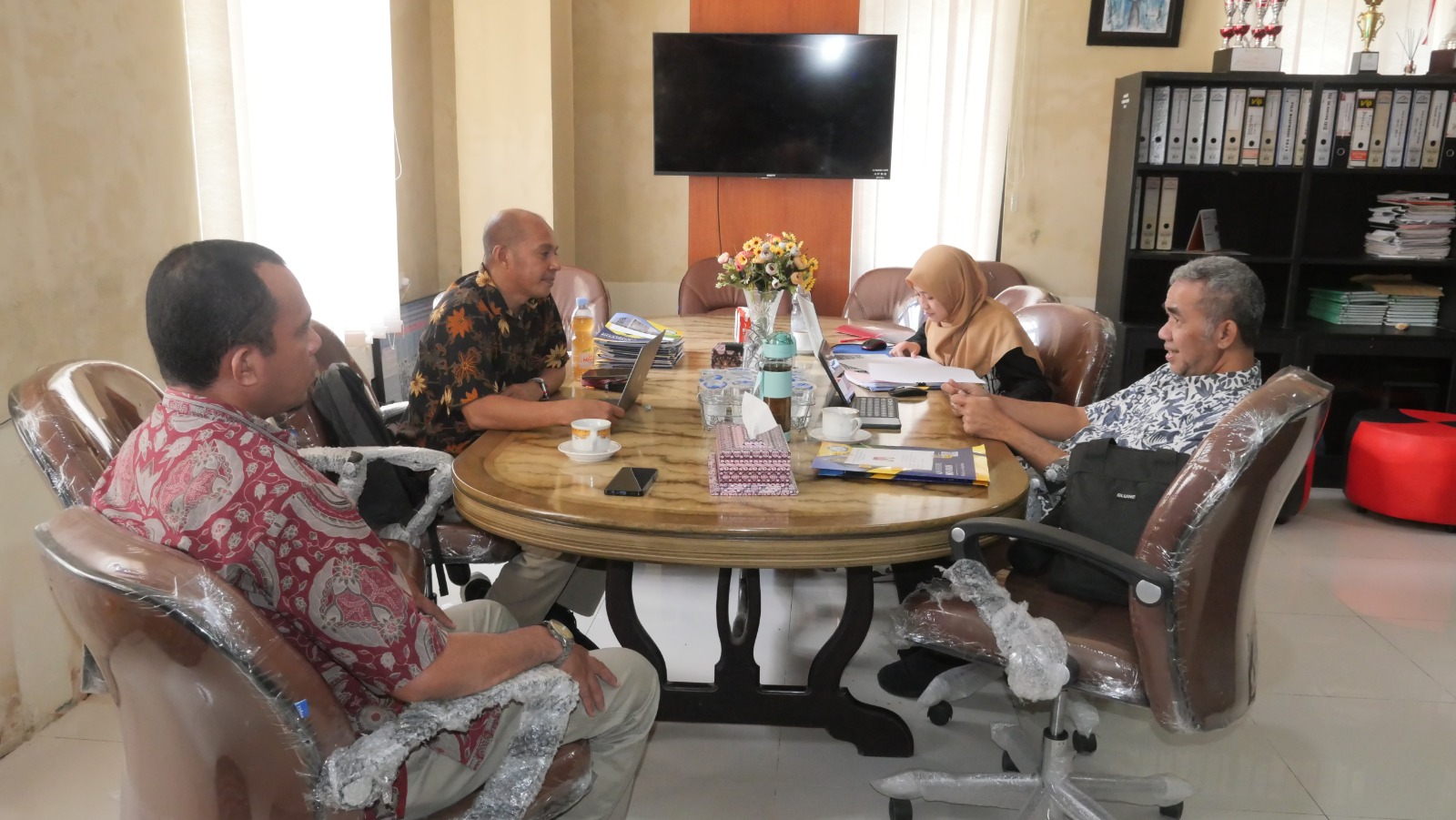 Inspektur Jenderal Kemendiktisaintek Beri Pendampingan kepada Panitia Pilrek Unkhair