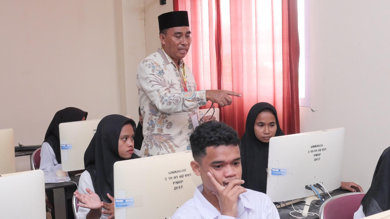 Warek Satu Unkhair, Pantau Hari Pertama Pelaksanaan UTBK-SNBT