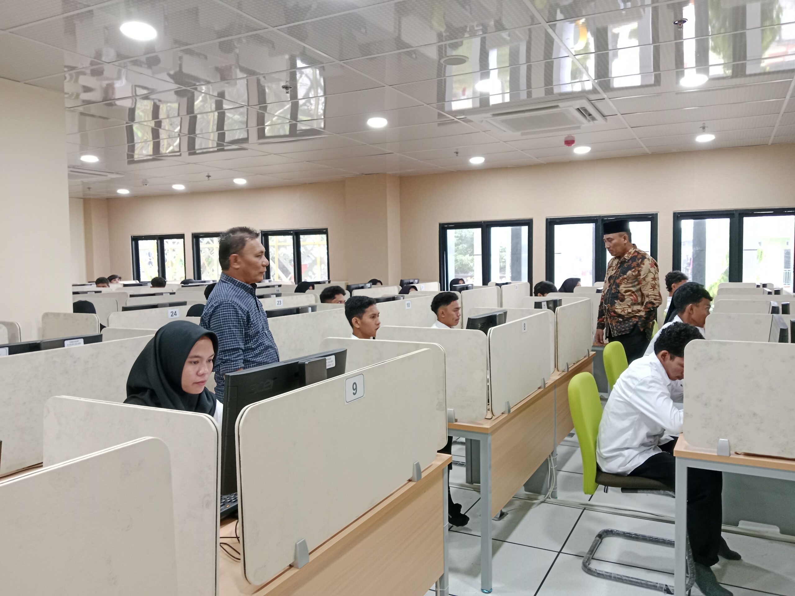 Hari Pertama Pelaksanaan UTBK-Mandiri,  Unkhair Targetkan Kuota 24 Prodi Terpenuhi