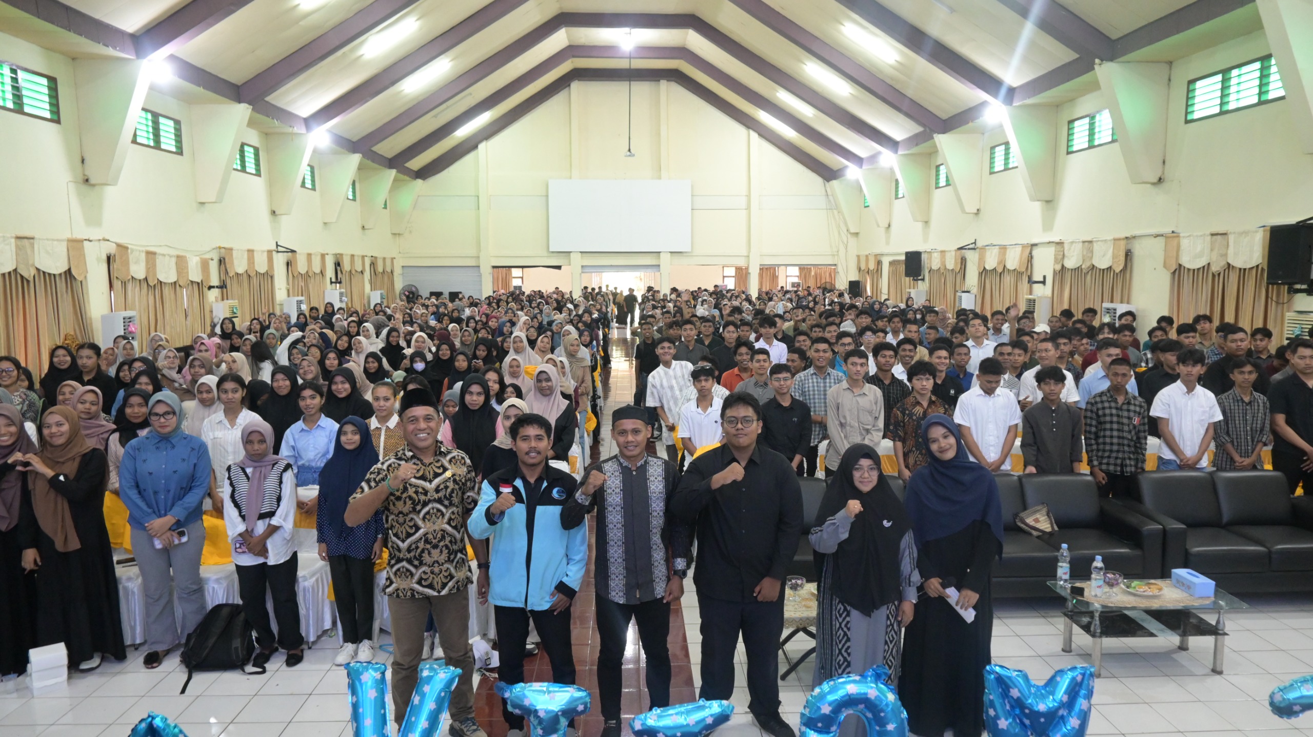 Wakil Rektor III Unkhair Buka Training Motivasi, Ribuan Mahasiswa Padati Aula Banau