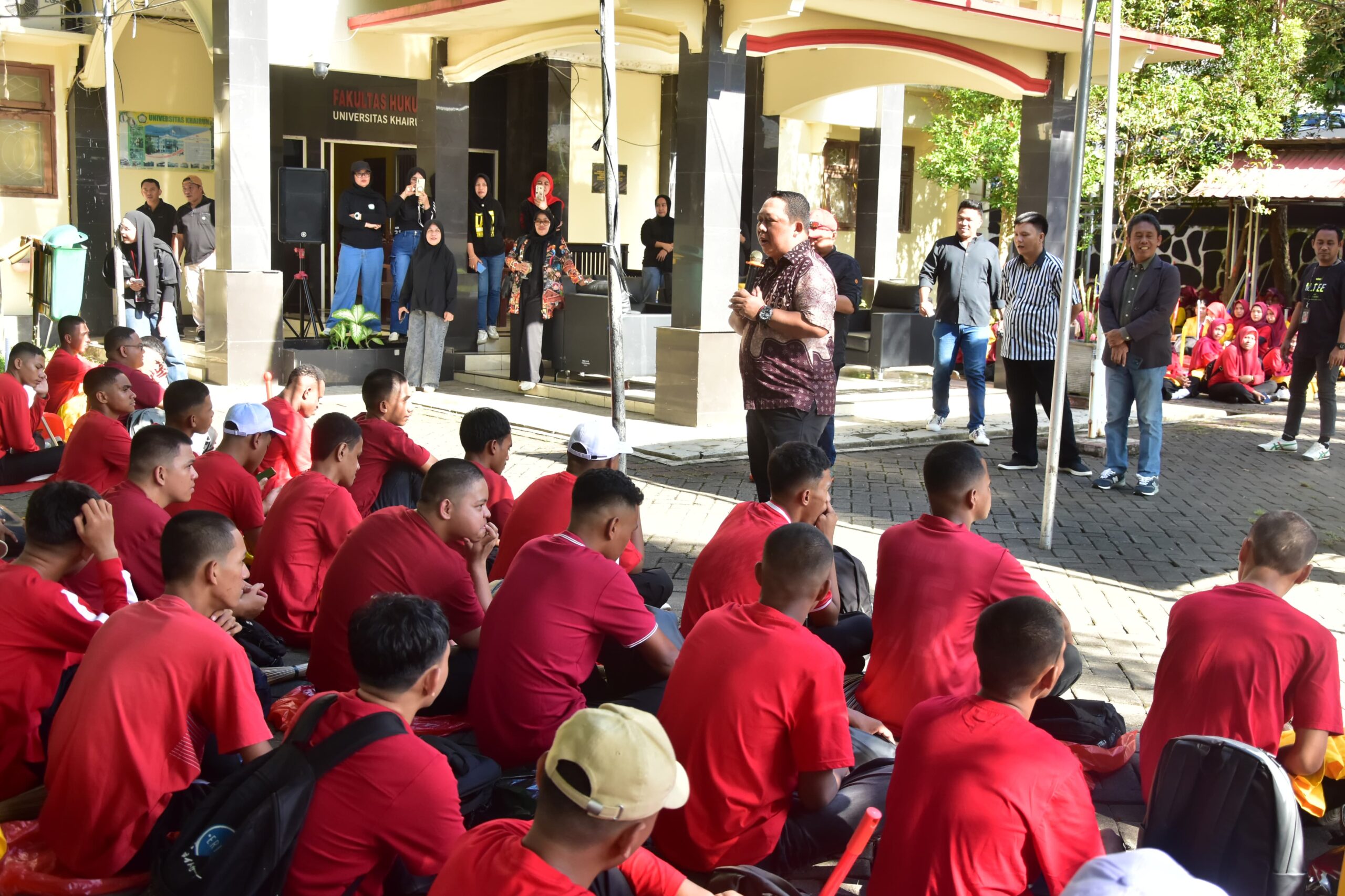 Sekda Ternate Motivasi Mahasiswa Baru Fakultas Hukum Unkhair dengan Prinsip 4K