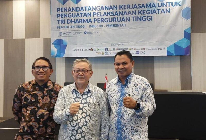 Dorong Inovasi dan Transformasi Digital, Rektor Unkhair Tandatangani Kerja Sama APTIKOM dan Universiti Teknologi Malaysia