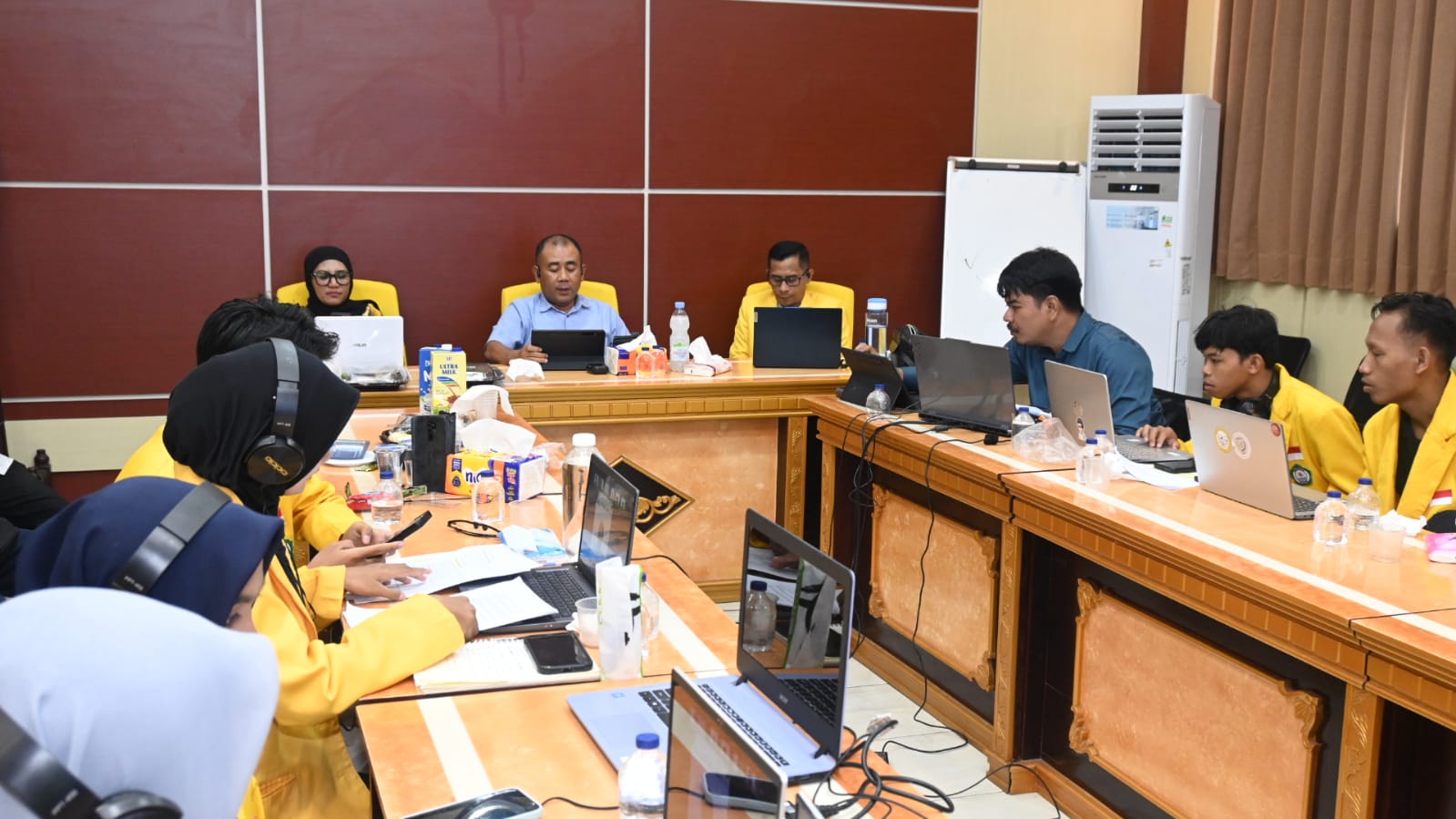 FEB Unkhair Bikin Essay Competition 2025, Rektor Apresiasi Terobosan Prodi Ekonomi Pembangunan
