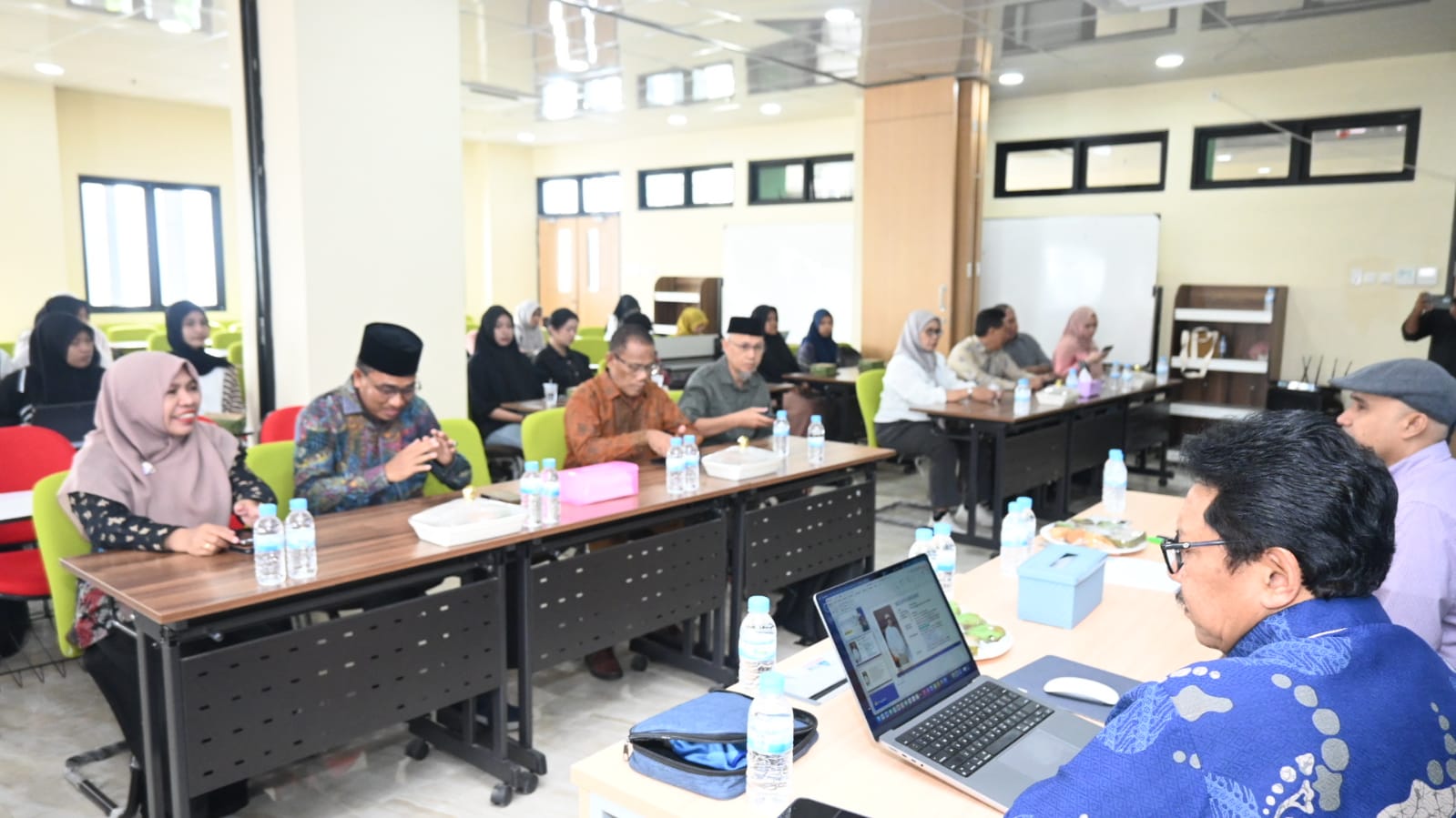 Kuliah Umum Pascasarjana Unkhair, Bahas Transformasi Pendidikan Tinggi di Era Global