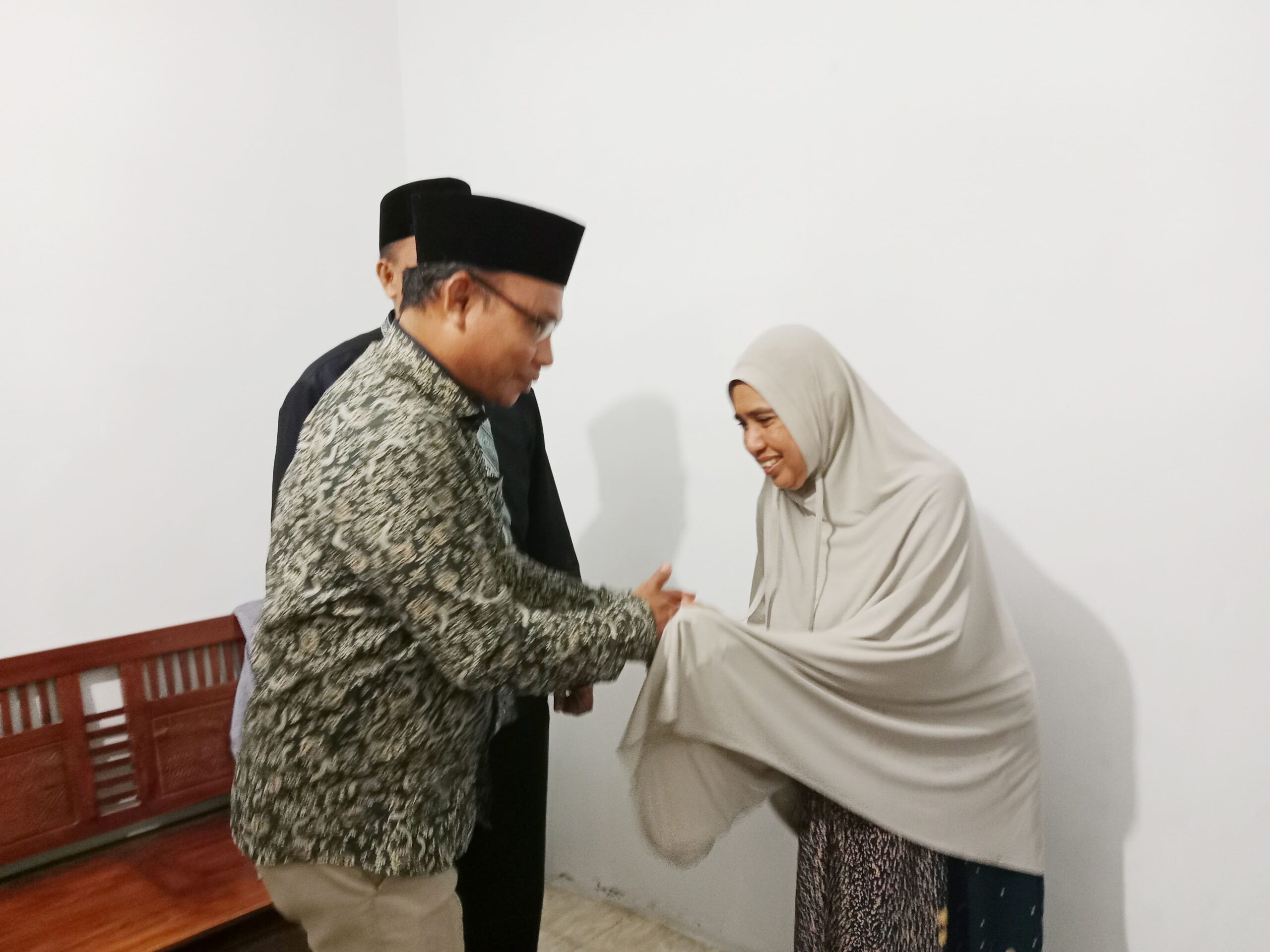 Rektor Unkhair Ajak Doakan Keselamatan Dosen yang Hilang dalam Insiden Kapal Tenggelam di Halmahera Selatan