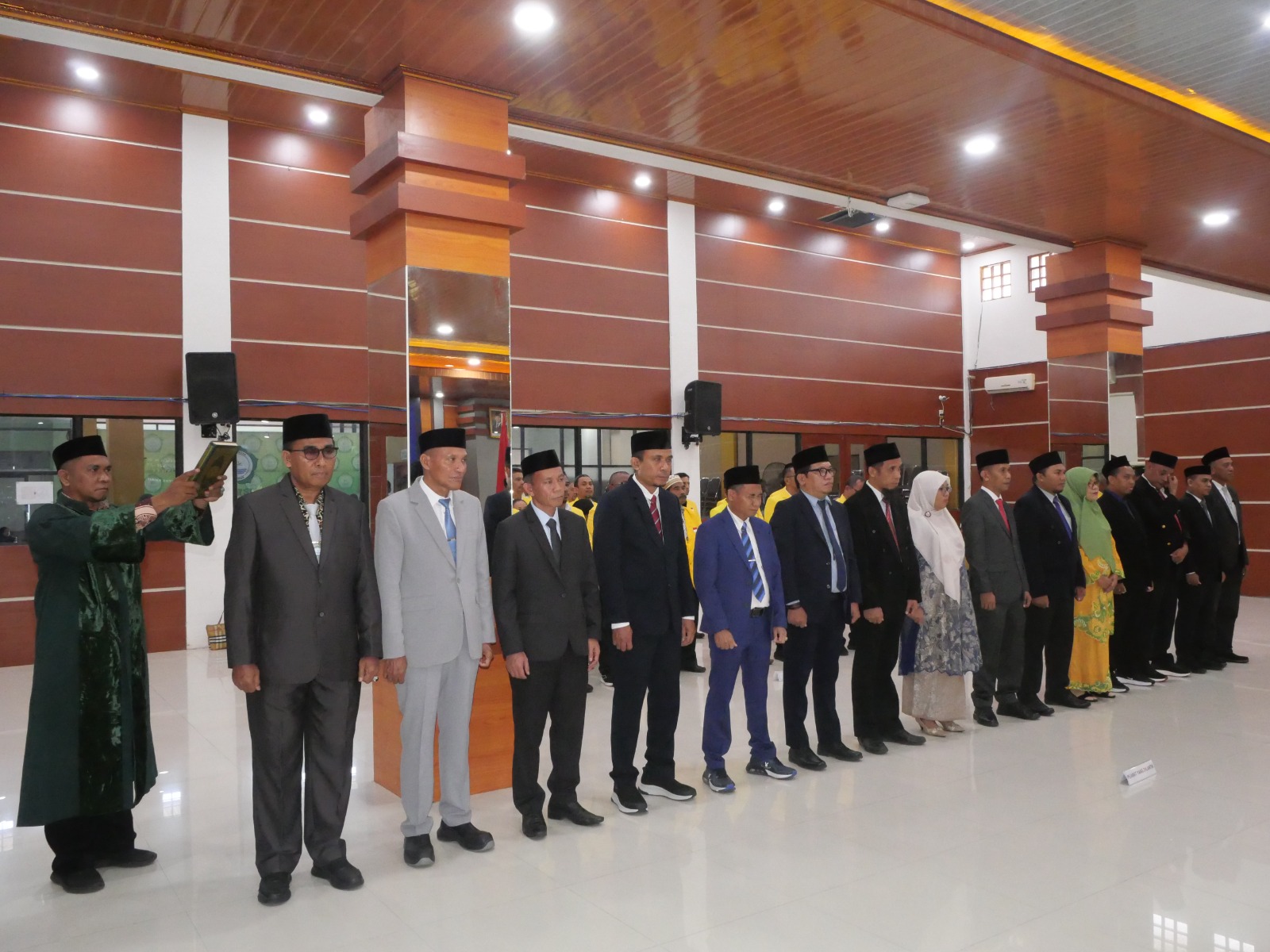 Rektor Unkhair Lantik 15 Pejabat, Dua Posisi Strategis Masih Kosong