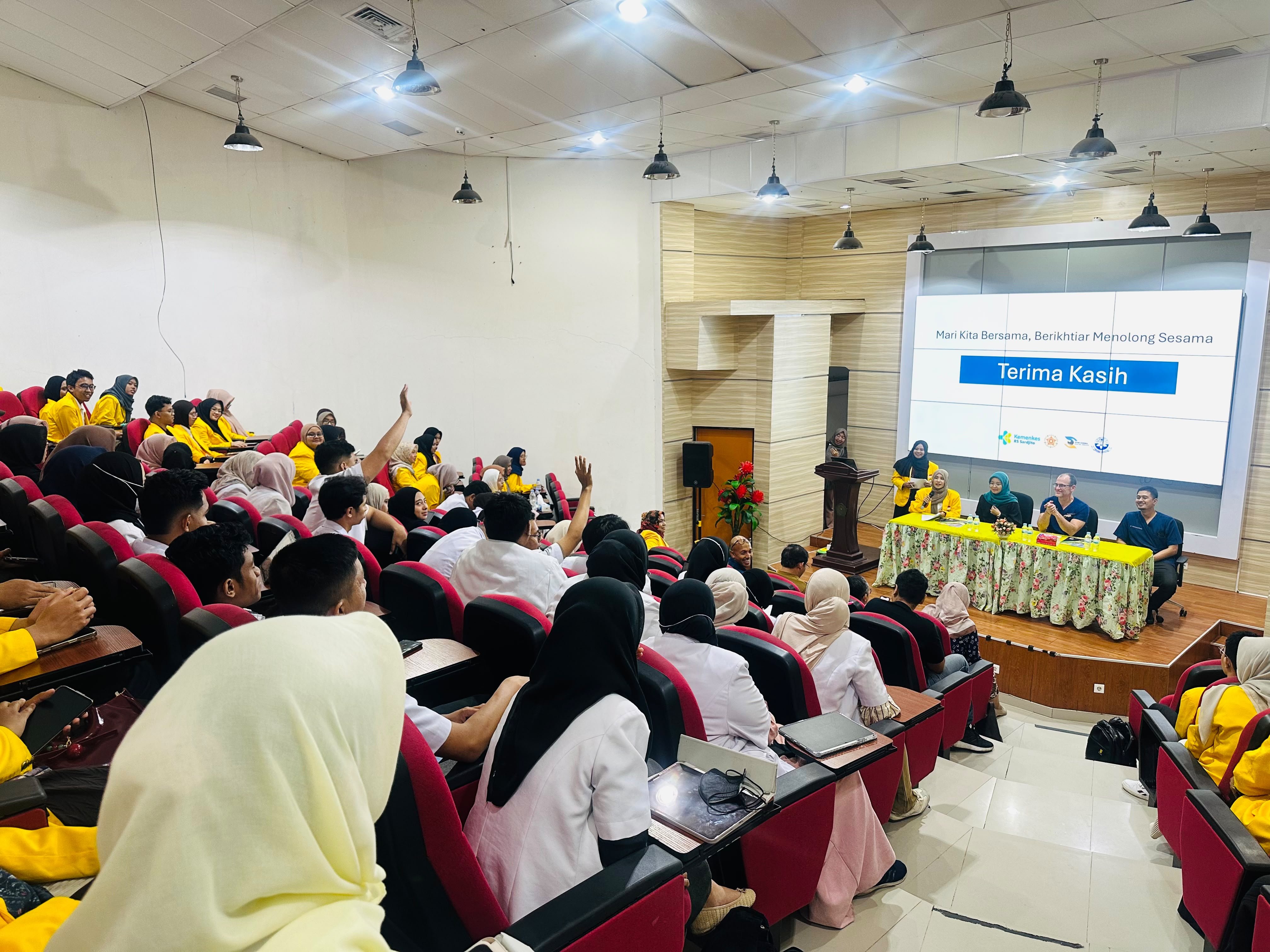 Hadirkan Pakar UGM dan Duke University, FKIK Unkhair Kupas Penyakit Kornea di Wilayah Pesisir