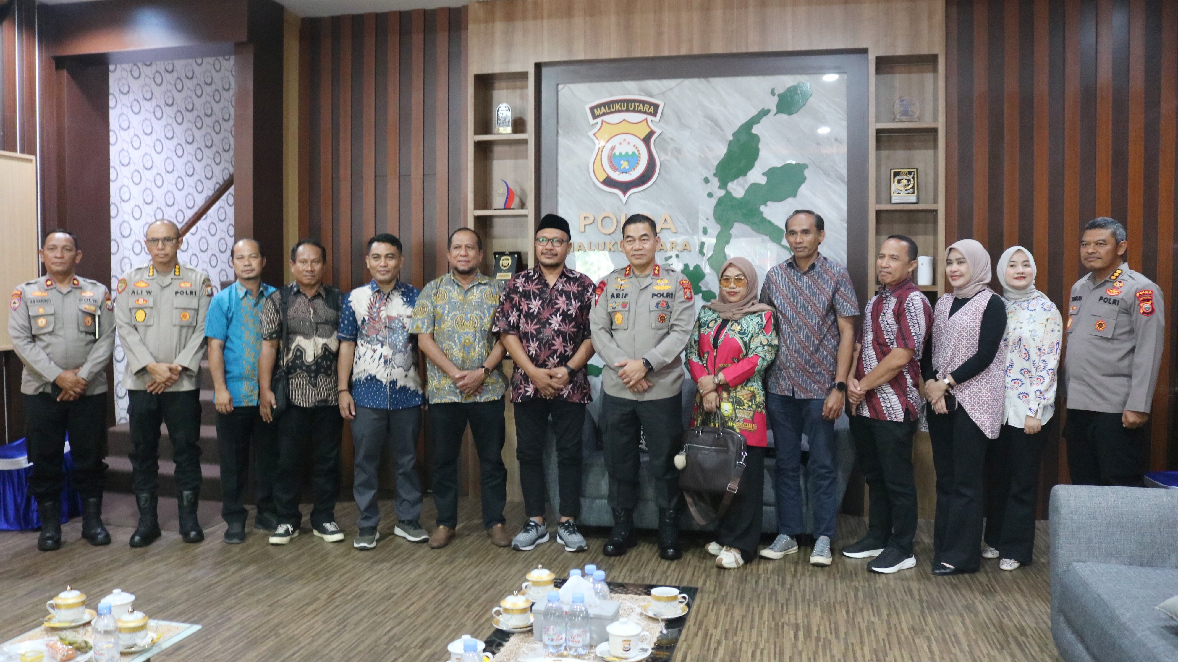 Dosen Unkhair Titip Sejumlah Persoalan Kamtibmas kepada Kapolda Malut