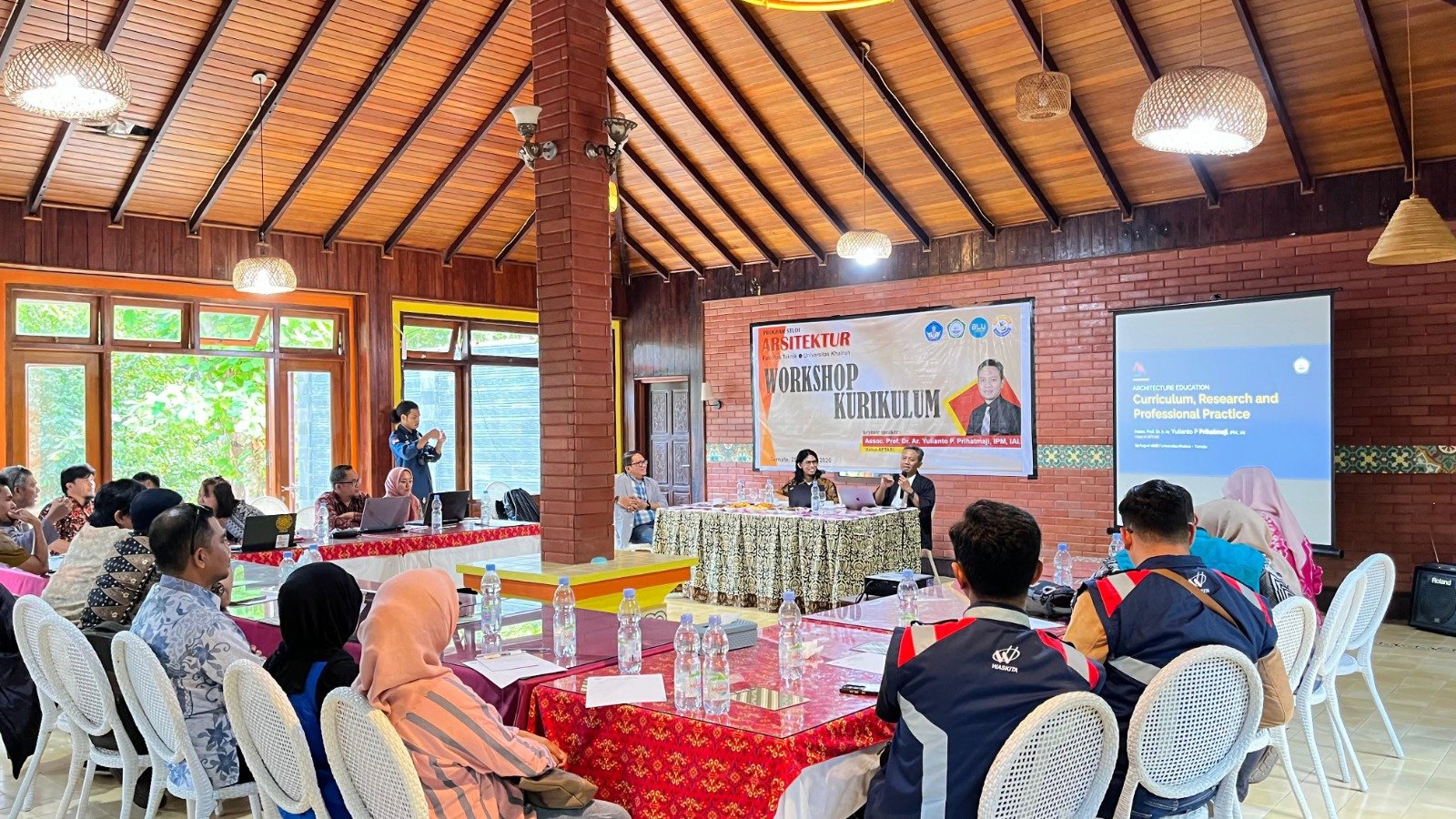 Dekan FT Unkhair Buka Forum Arsitektur Internasional, Bahas Kota Pusaka dan Pariwisata Berkelanjutan